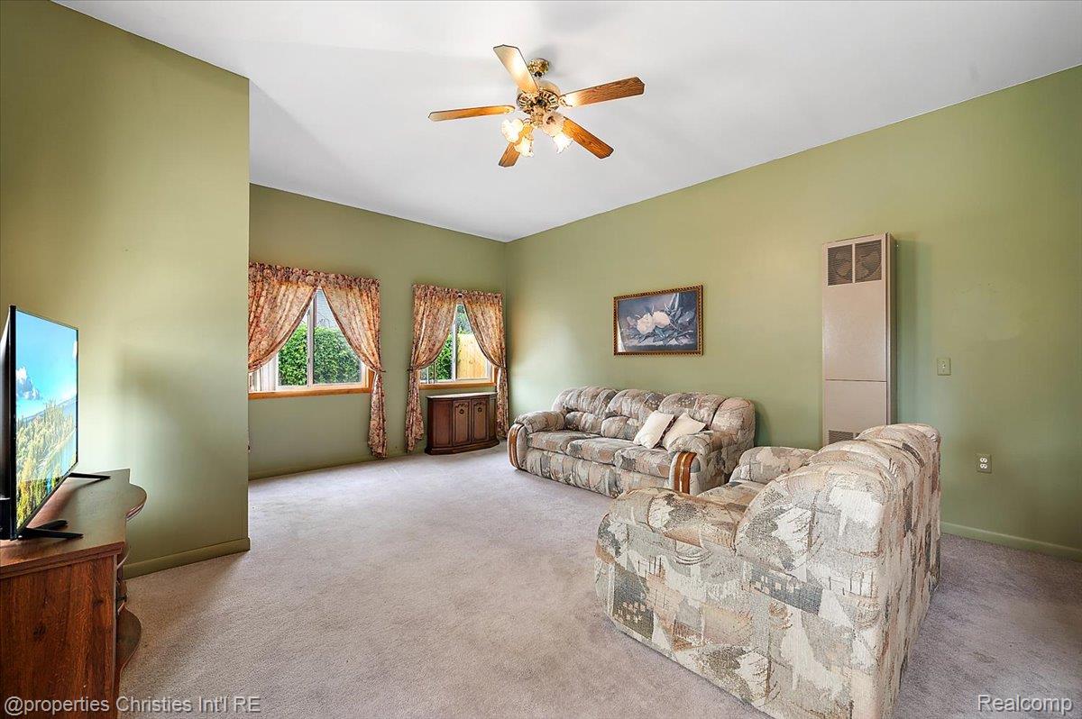 4681 Cass Elizabeth Road