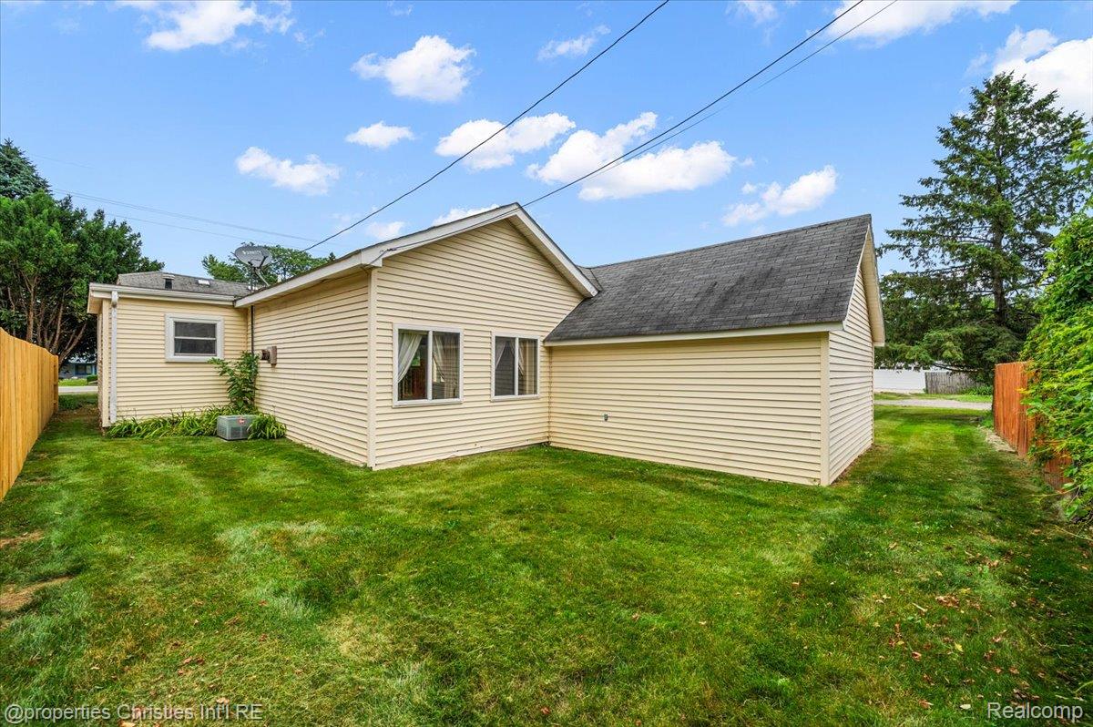 4681 Cass Elizabeth Road