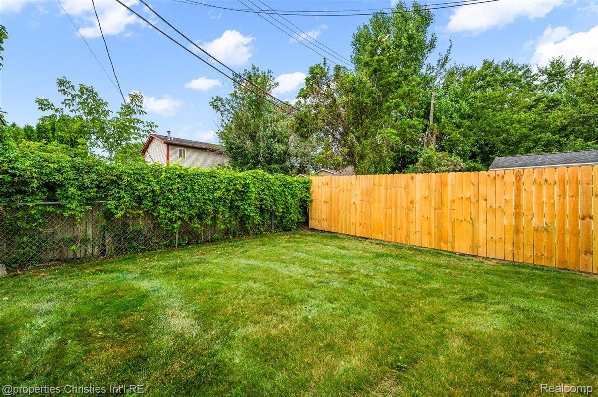 4681 Cass Elizabeth Road