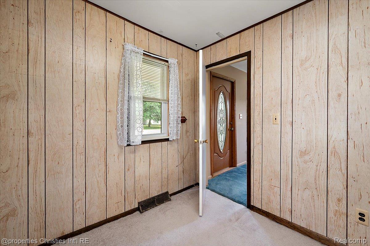 4681 Cass Elizabeth Road