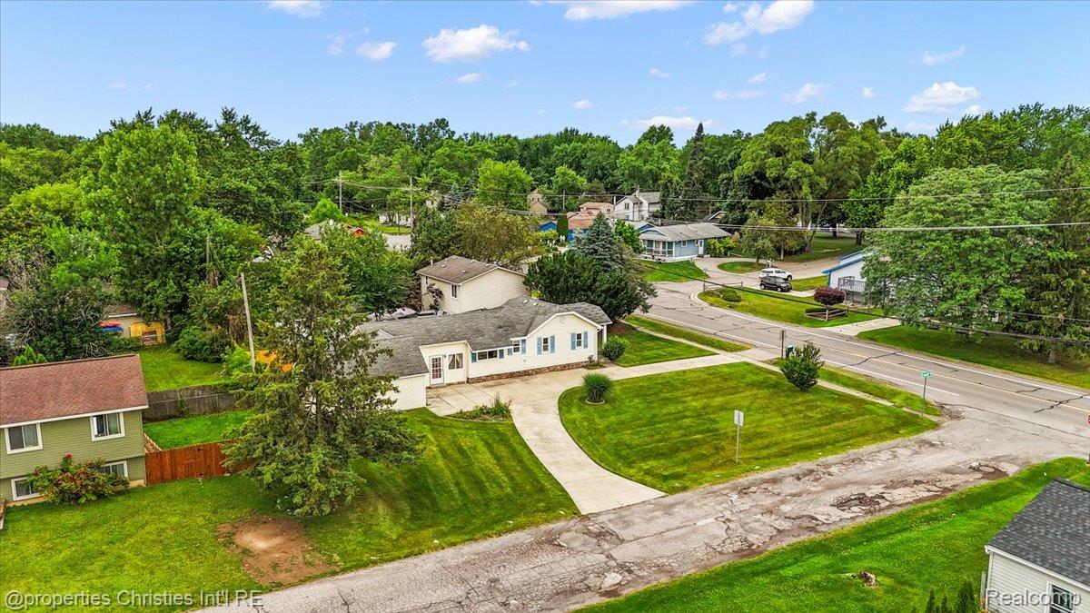 4681 Cass Elizabeth Road