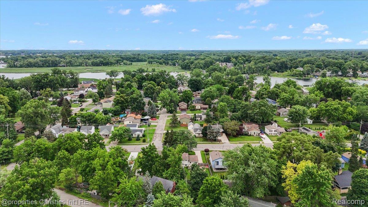 4681 Cass Elizabeth Road