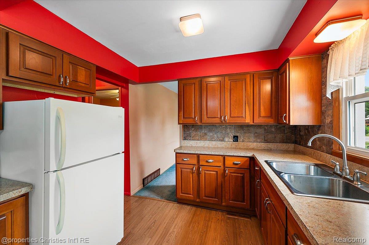 4681 Cass Elizabeth Road