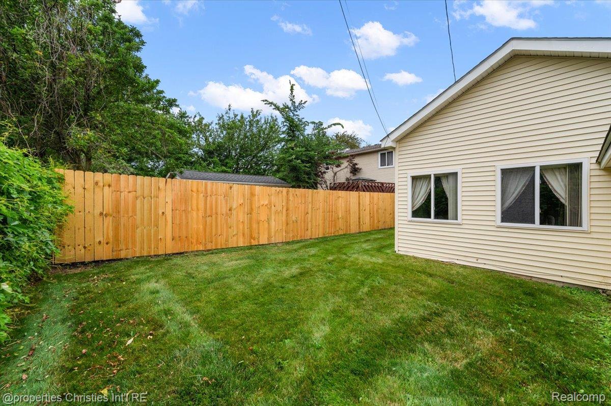 4681 Cass Elizabeth Road