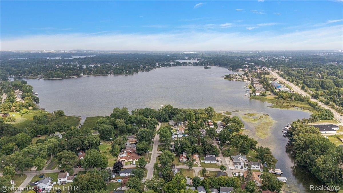 2925 Seebaldt Avenue