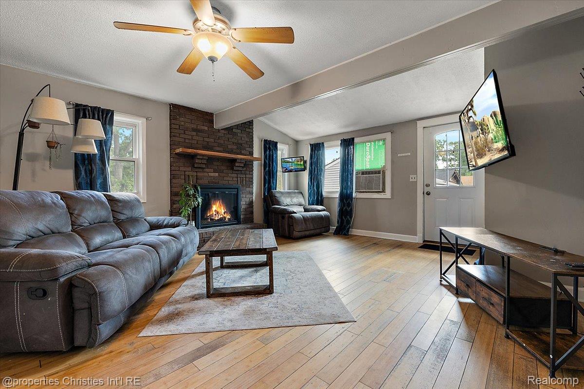 2925 Seebaldt Avenue