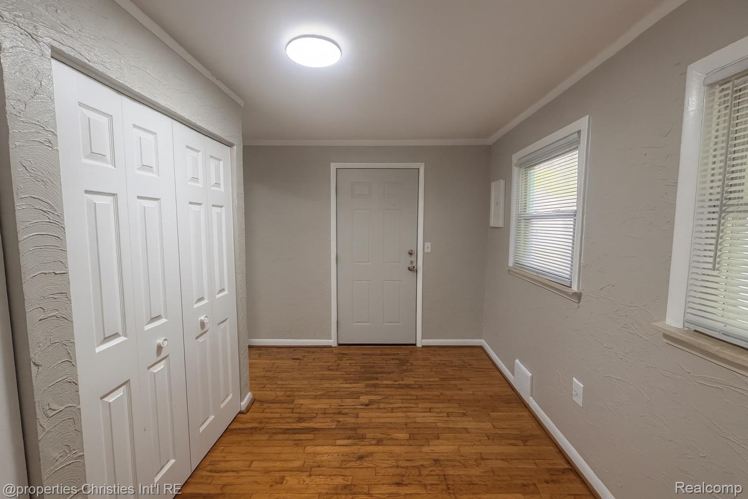 200 W Chicago Avenue