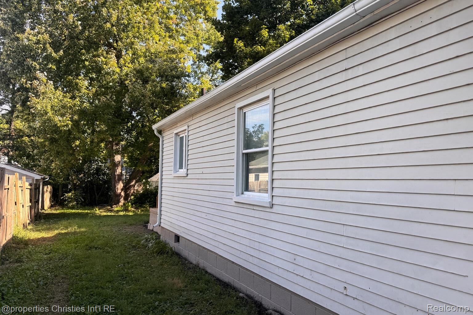 200 W Chicago Avenue