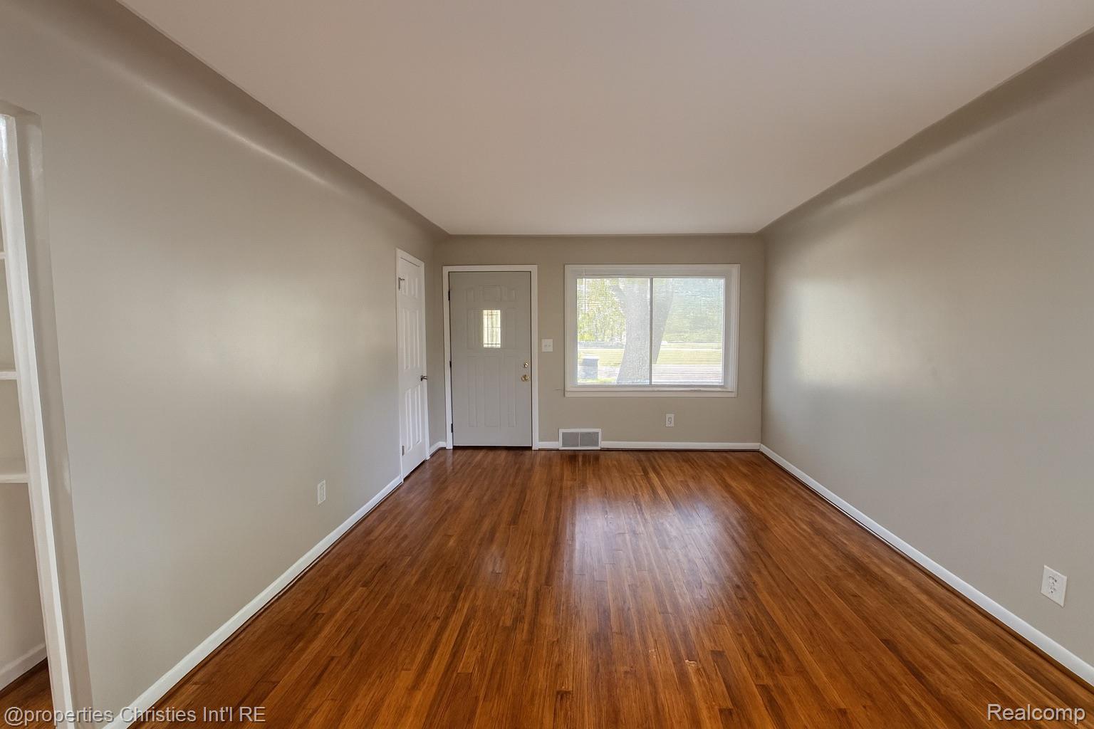 200 W Chicago Avenue