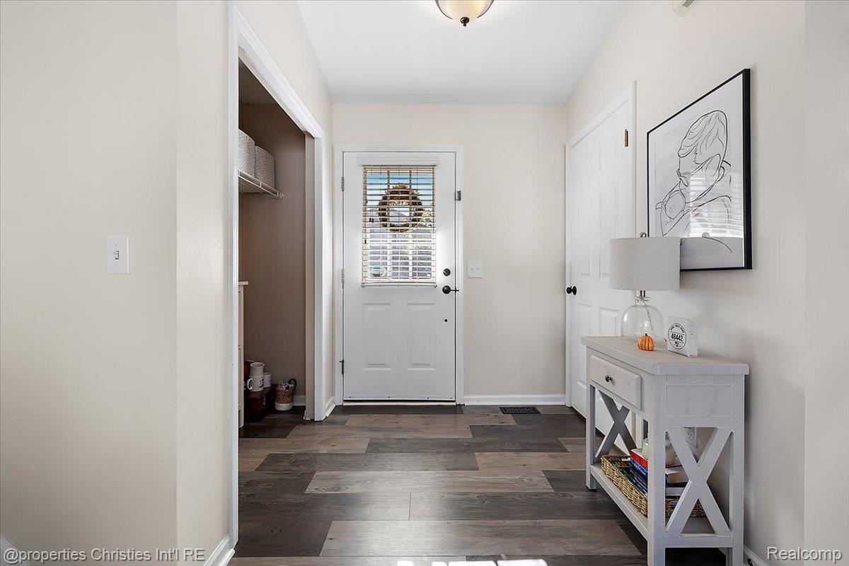 10217 Meadow Crest Court