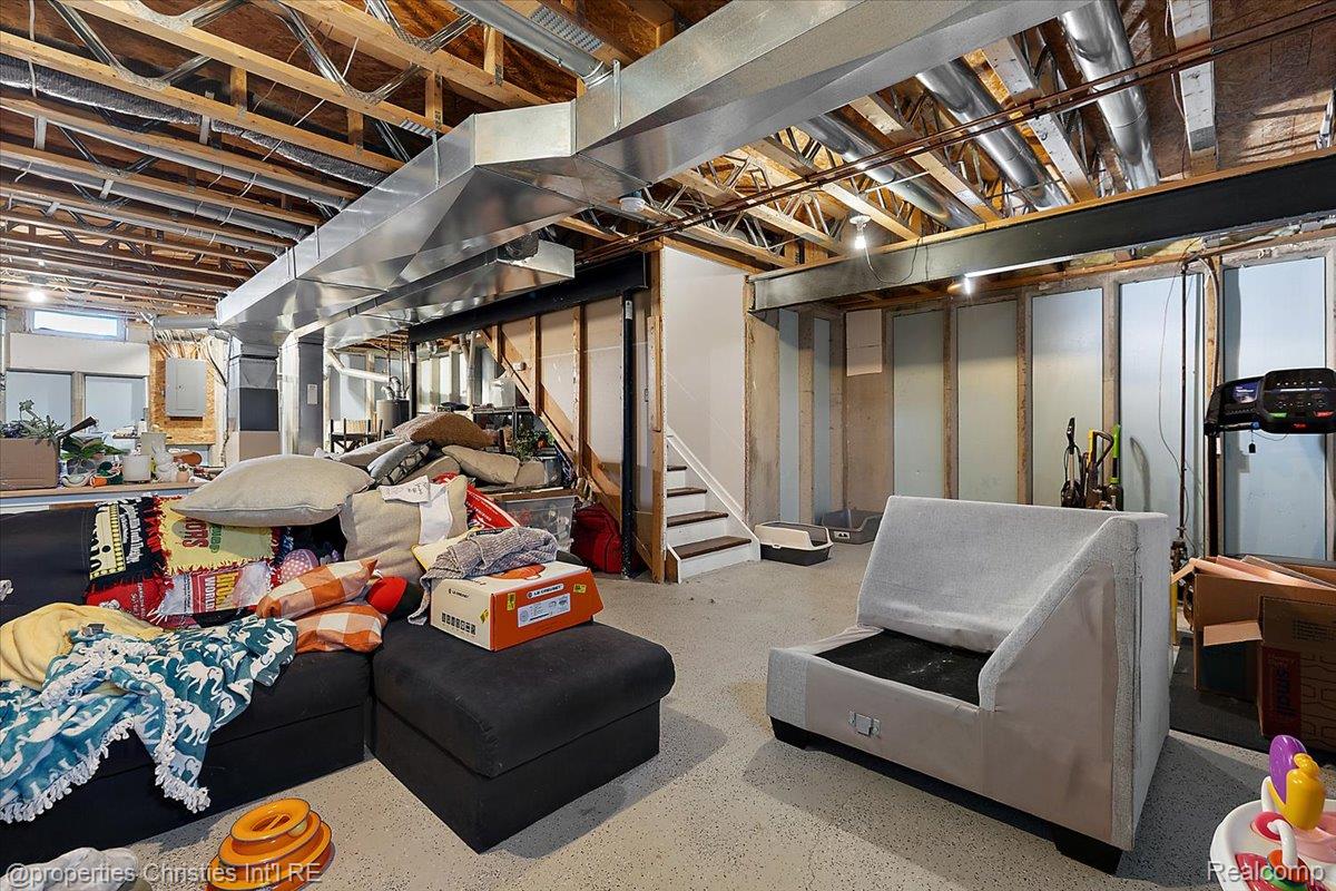 10217 Meadow Crest Court