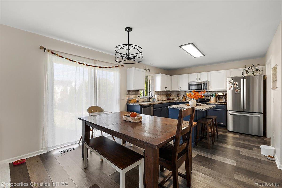 10217 Meadow Crest Court