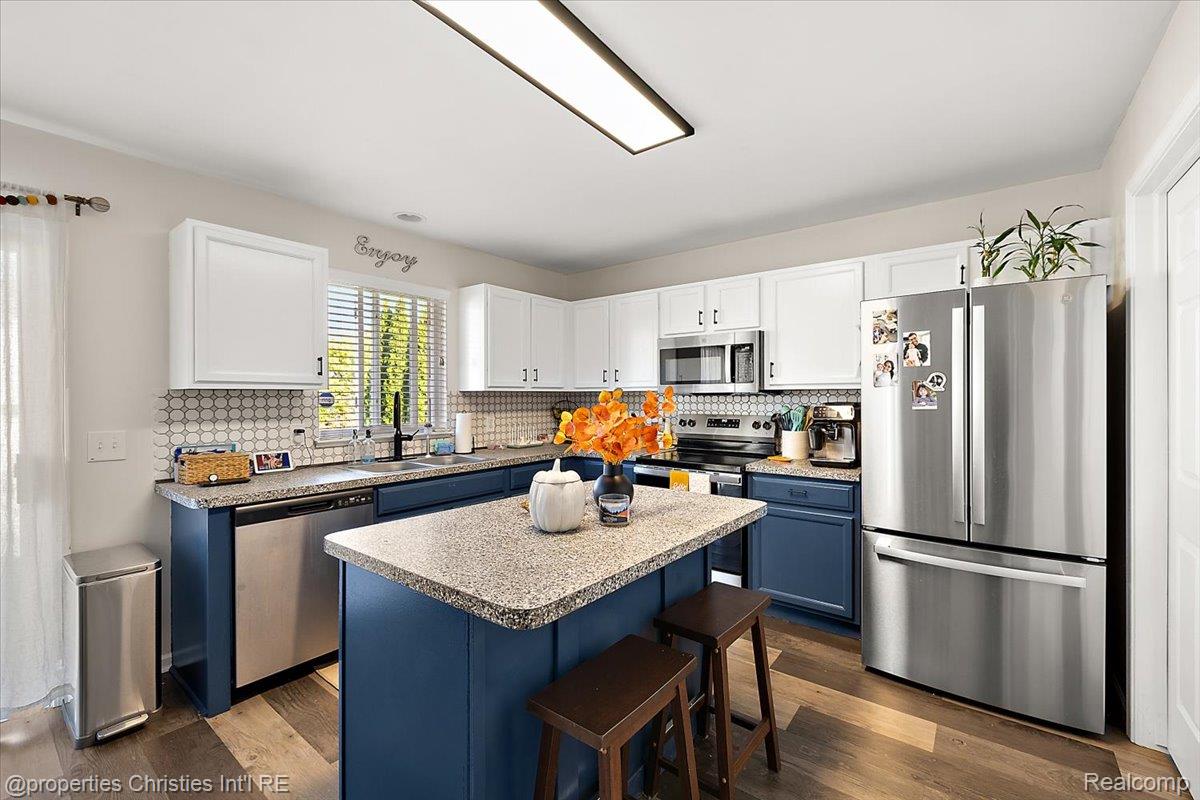 10217 Meadow Crest Court