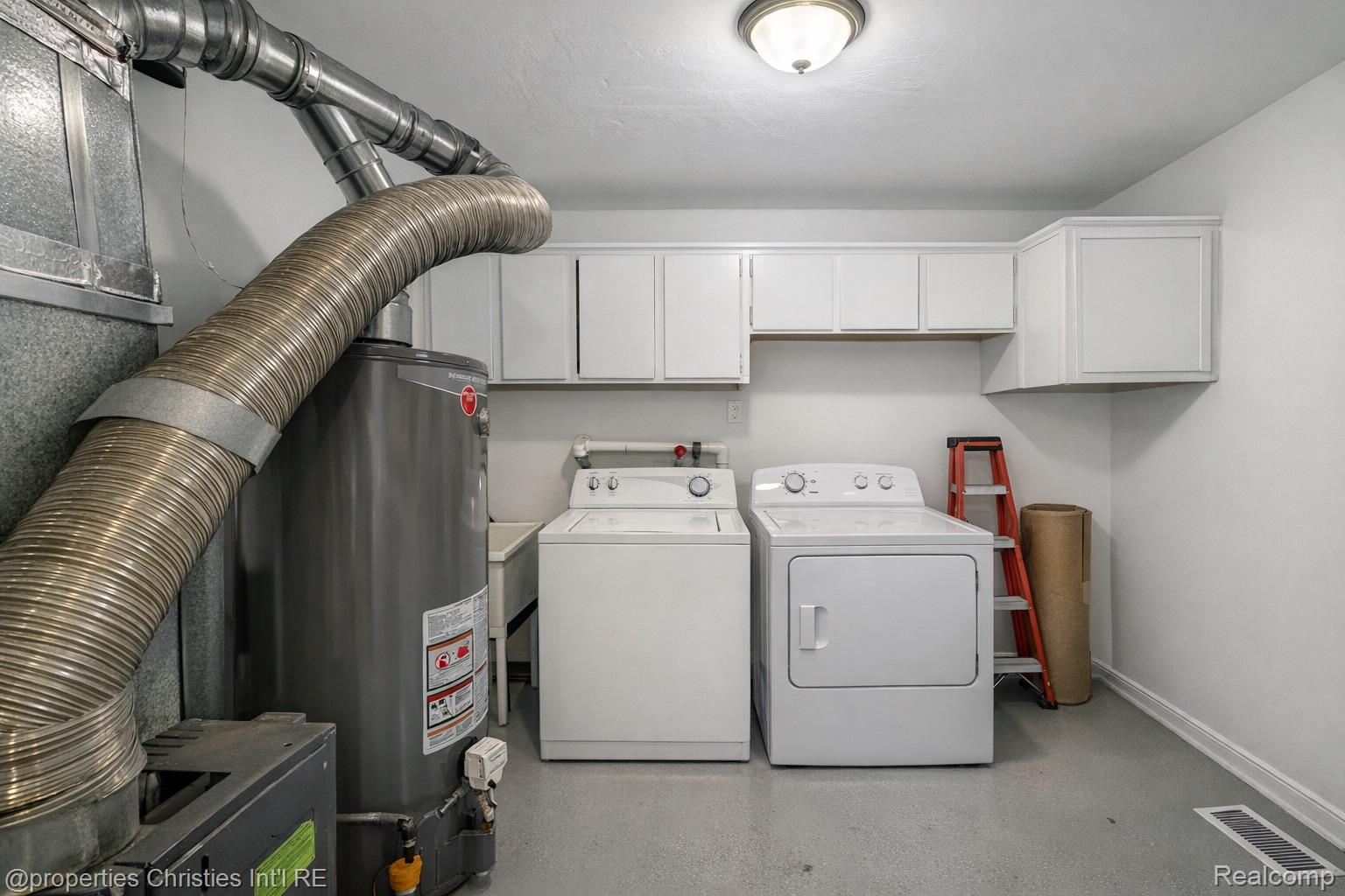 146 W Beverly Avenue