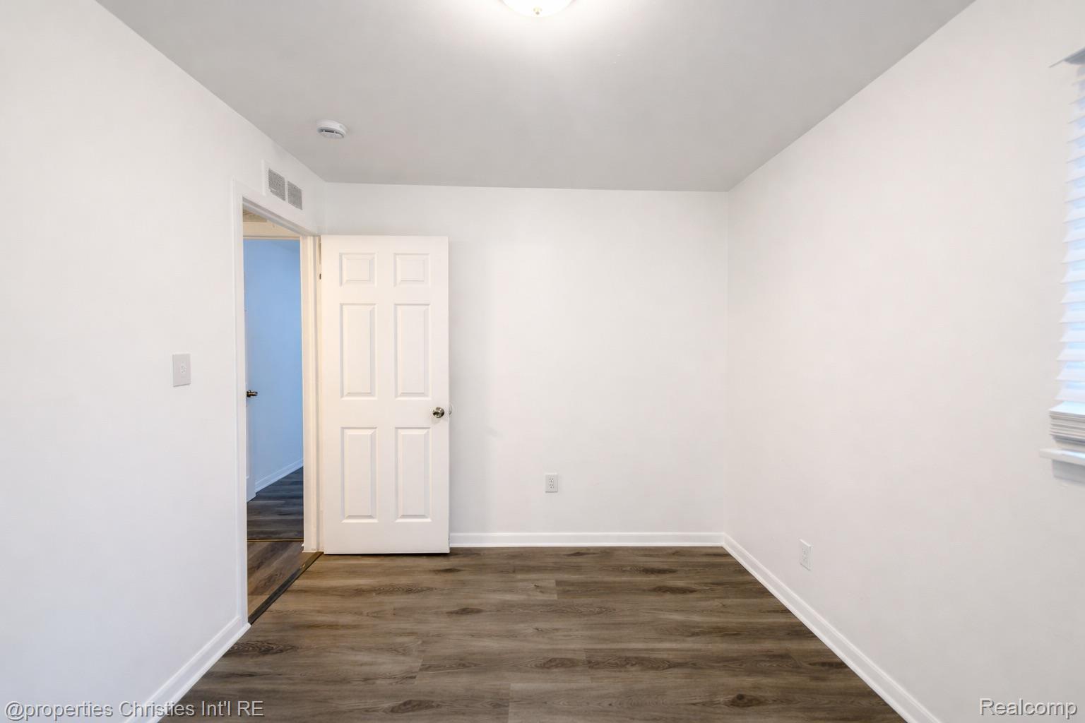 146 W Beverly Avenue