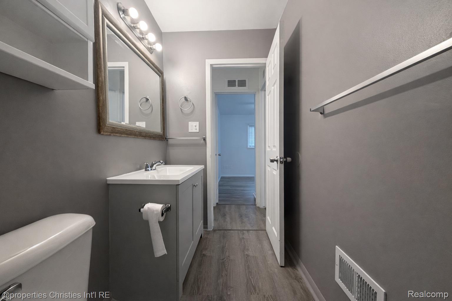 146 W Beverly Avenue