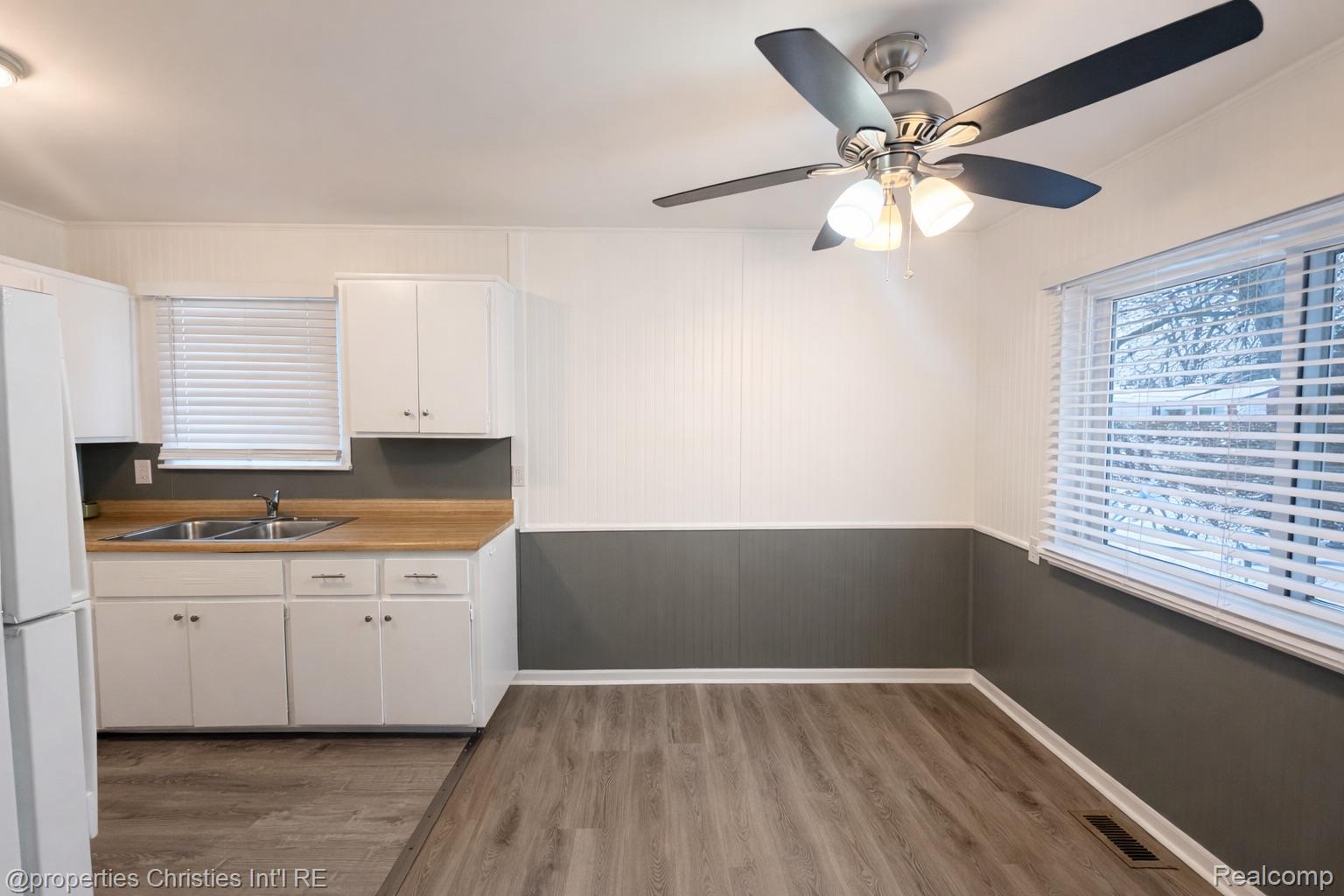 146 W Beverly Avenue