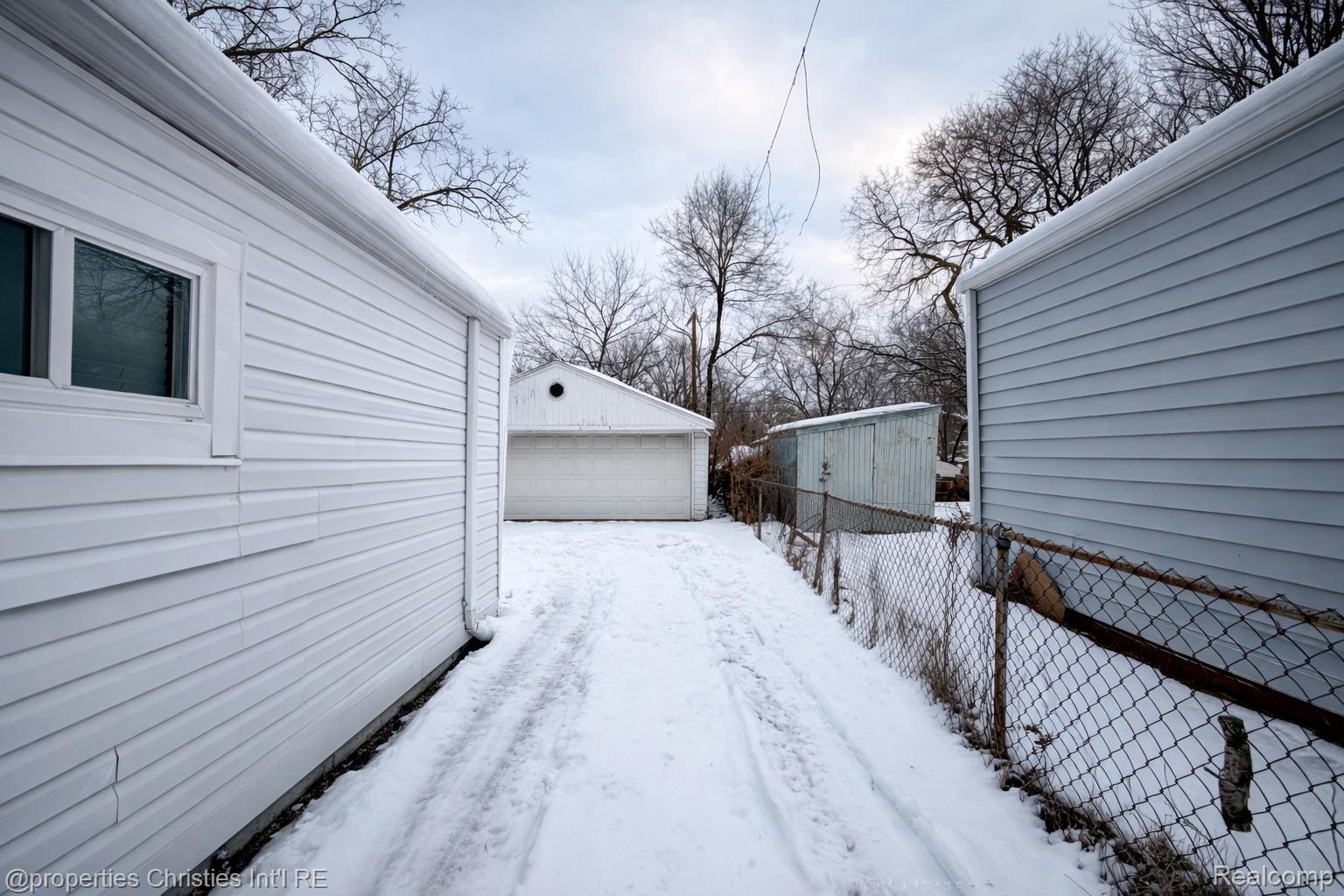 146 W Beverly Avenue