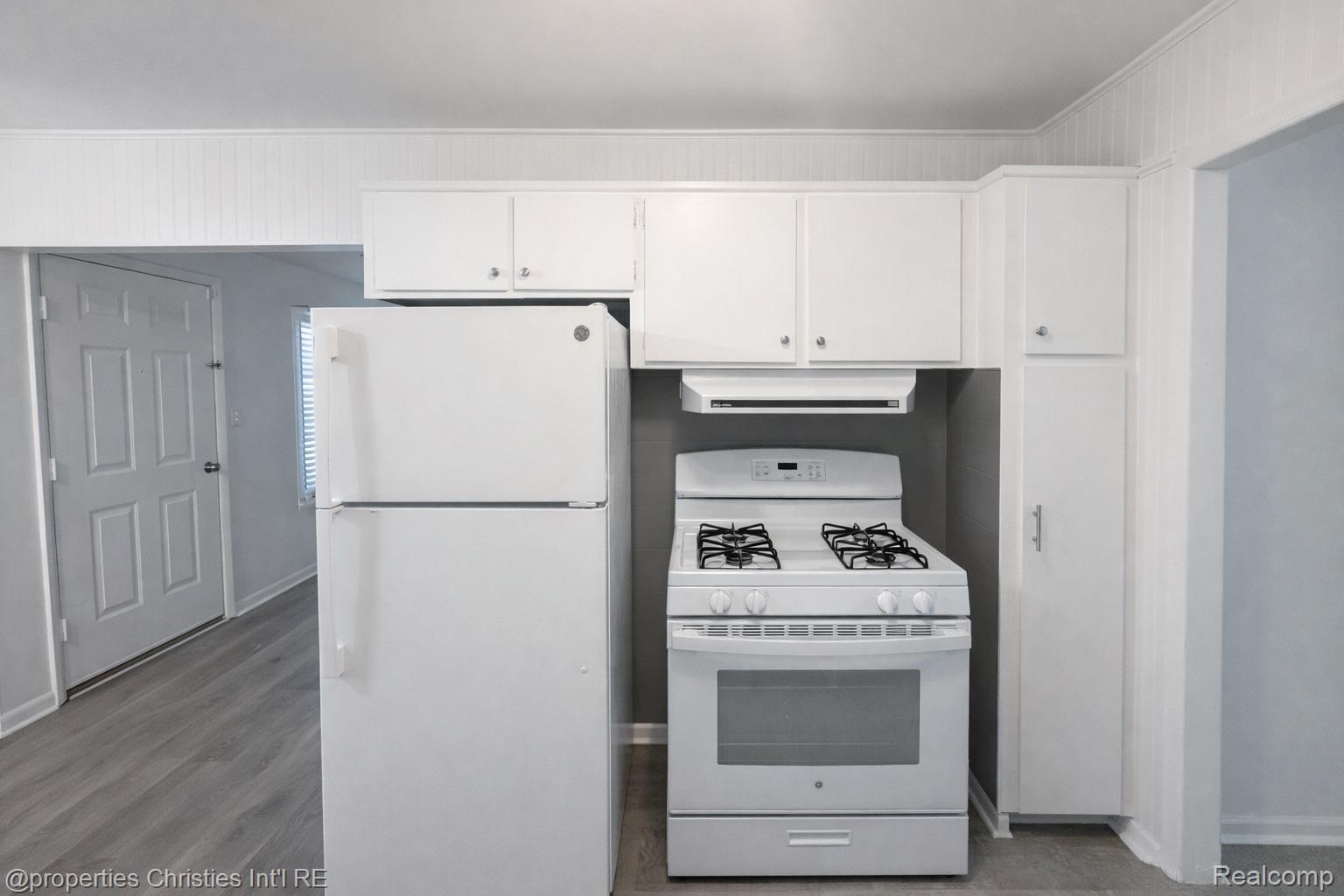 146 W Beverly Avenue