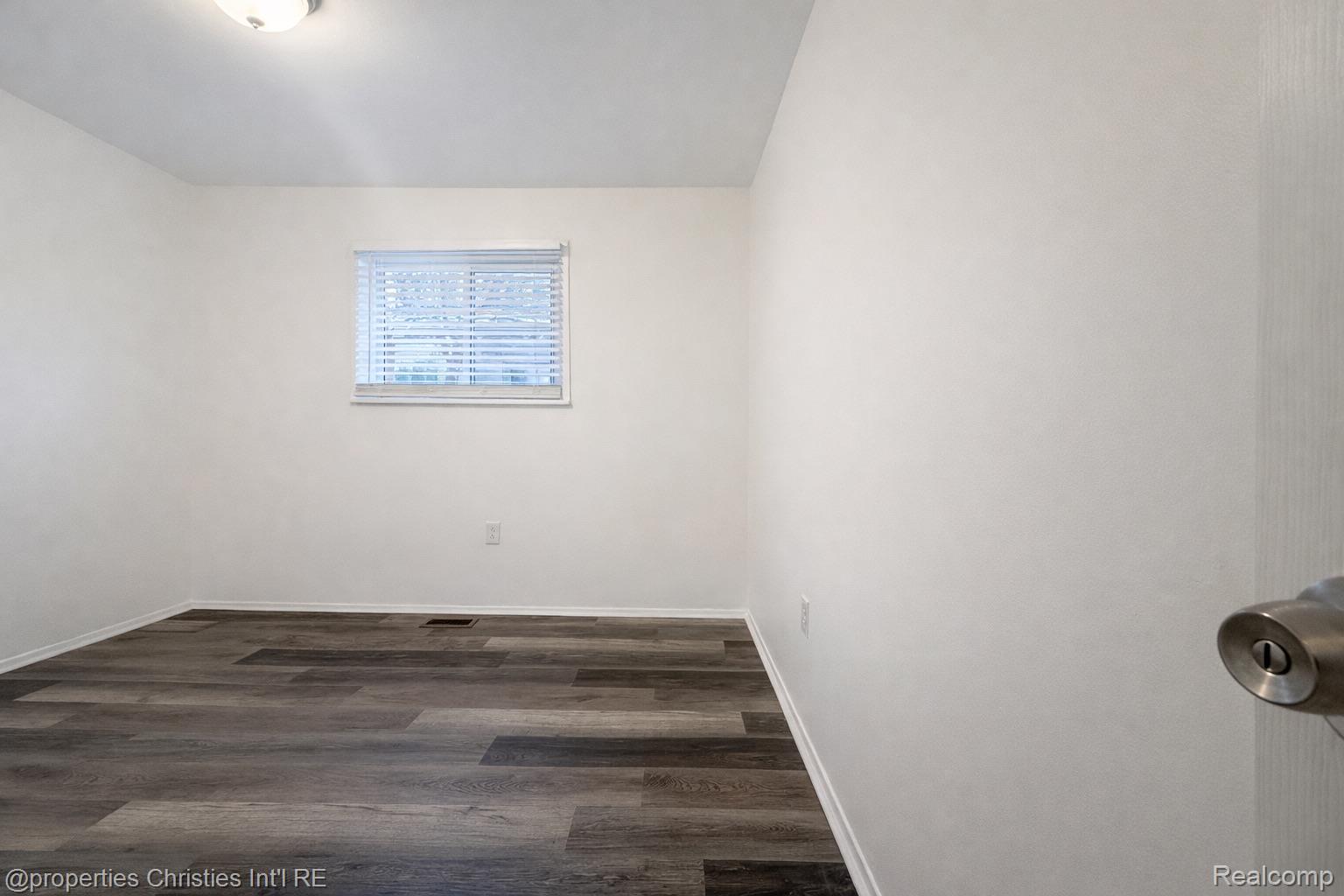 146 W Beverly Avenue