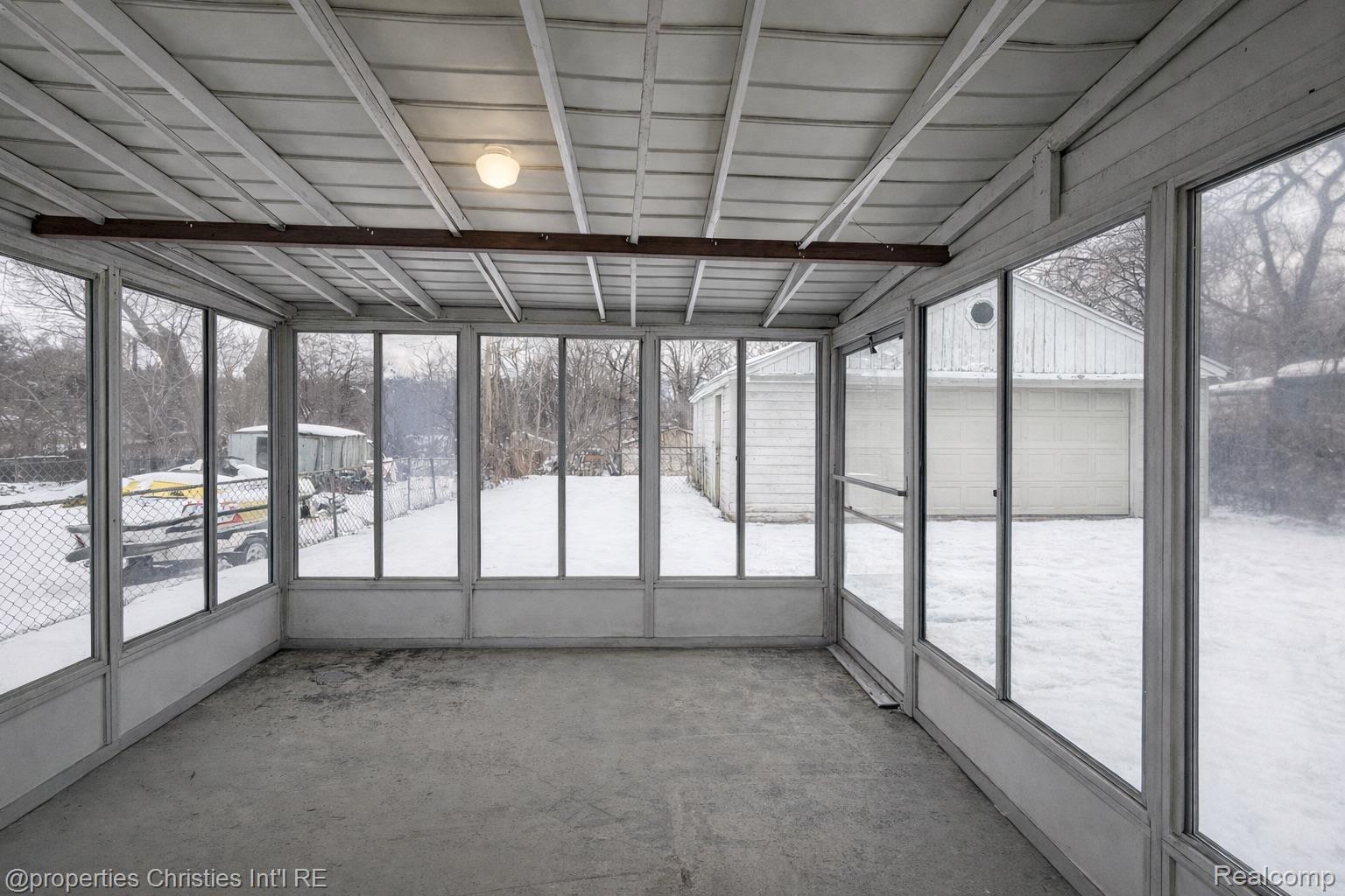 146 W Beverly Avenue