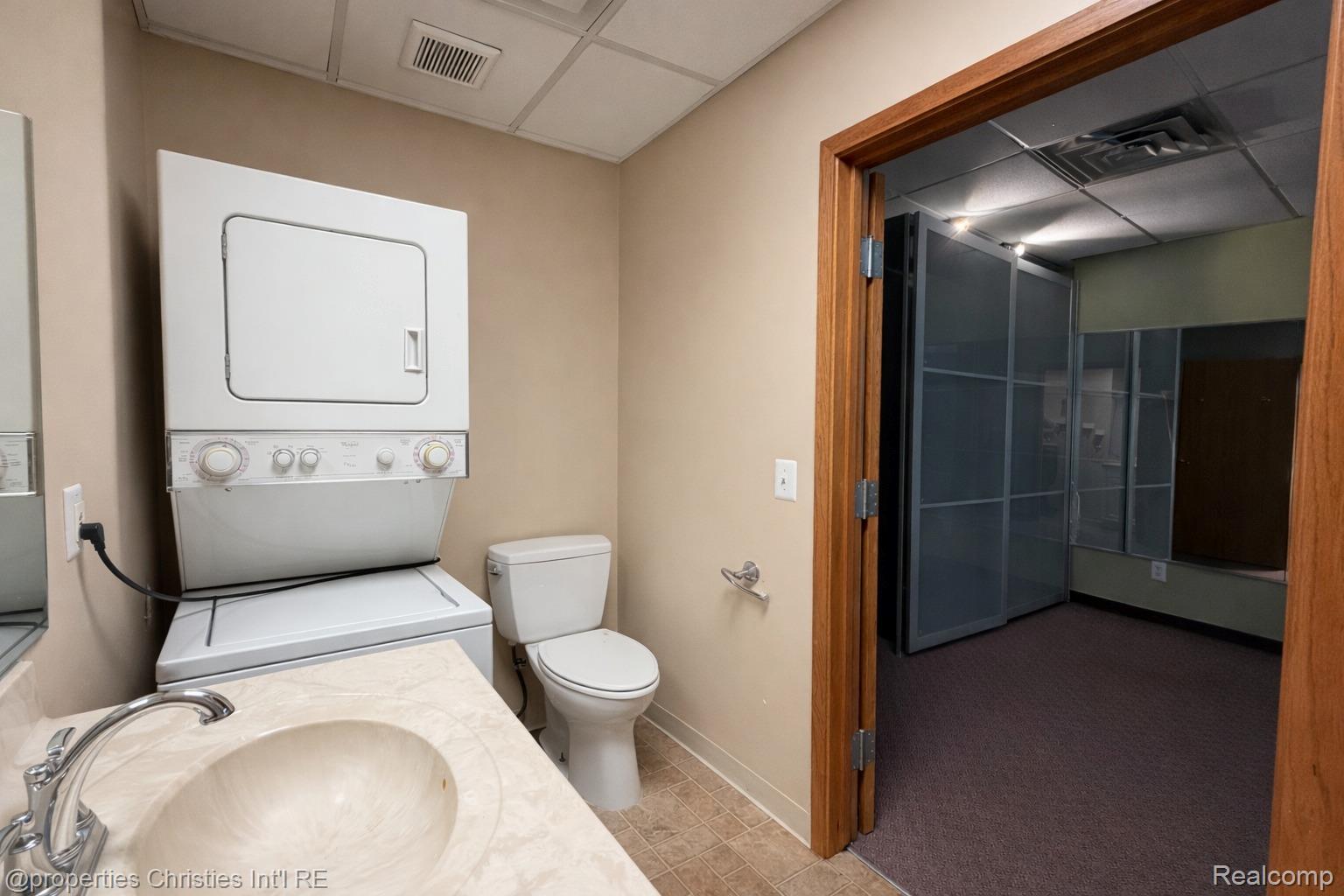 35 N Saginaw Street 3