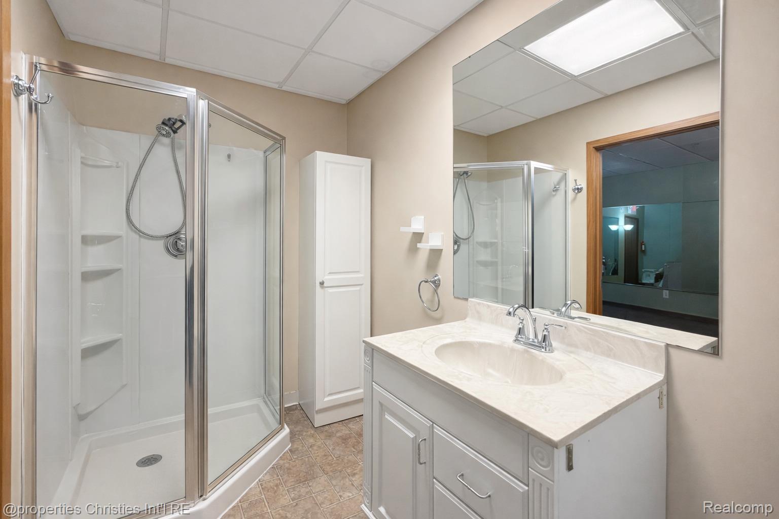 35 N Saginaw Street 3