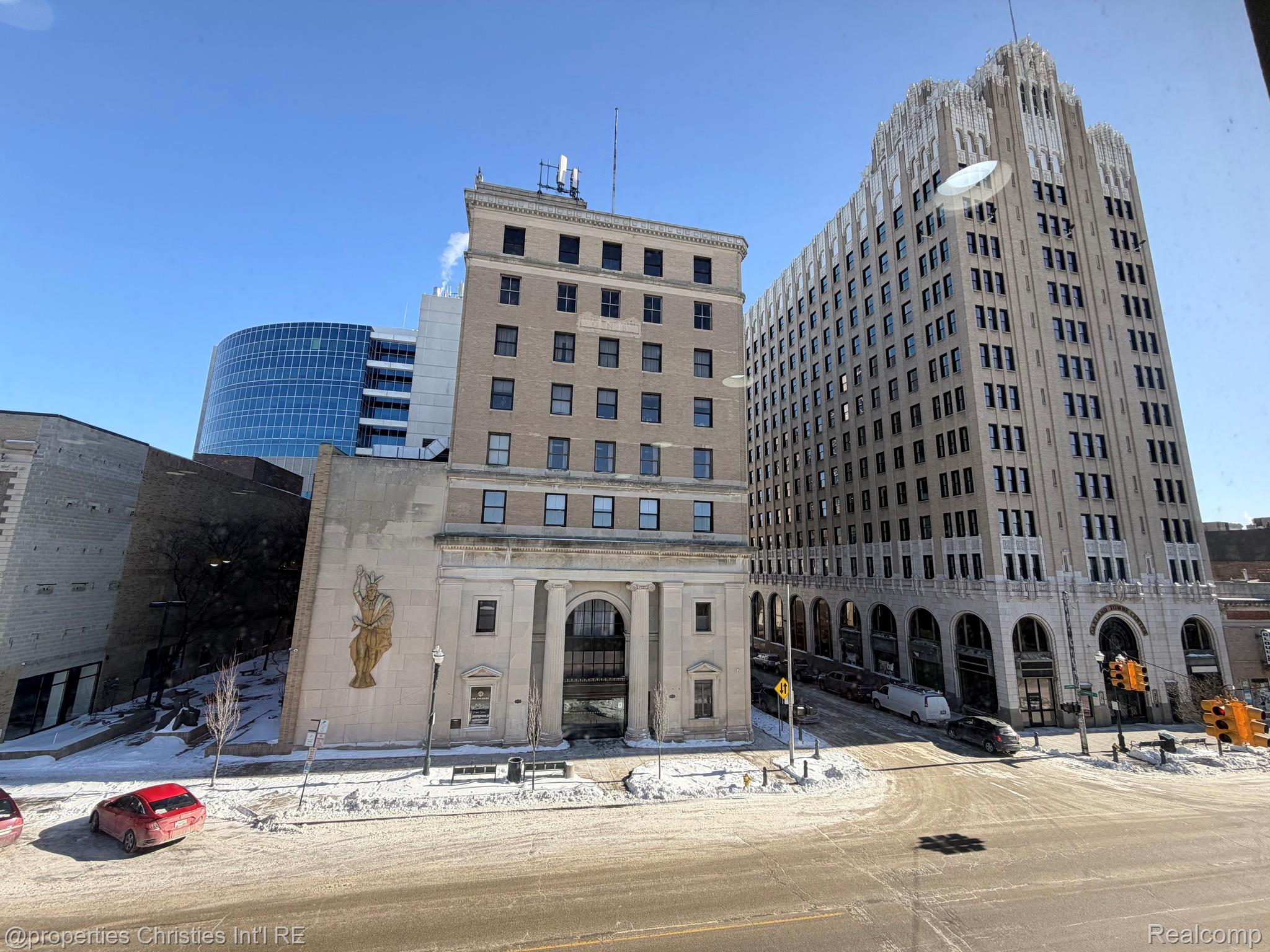 35 N Saginaw Street 3