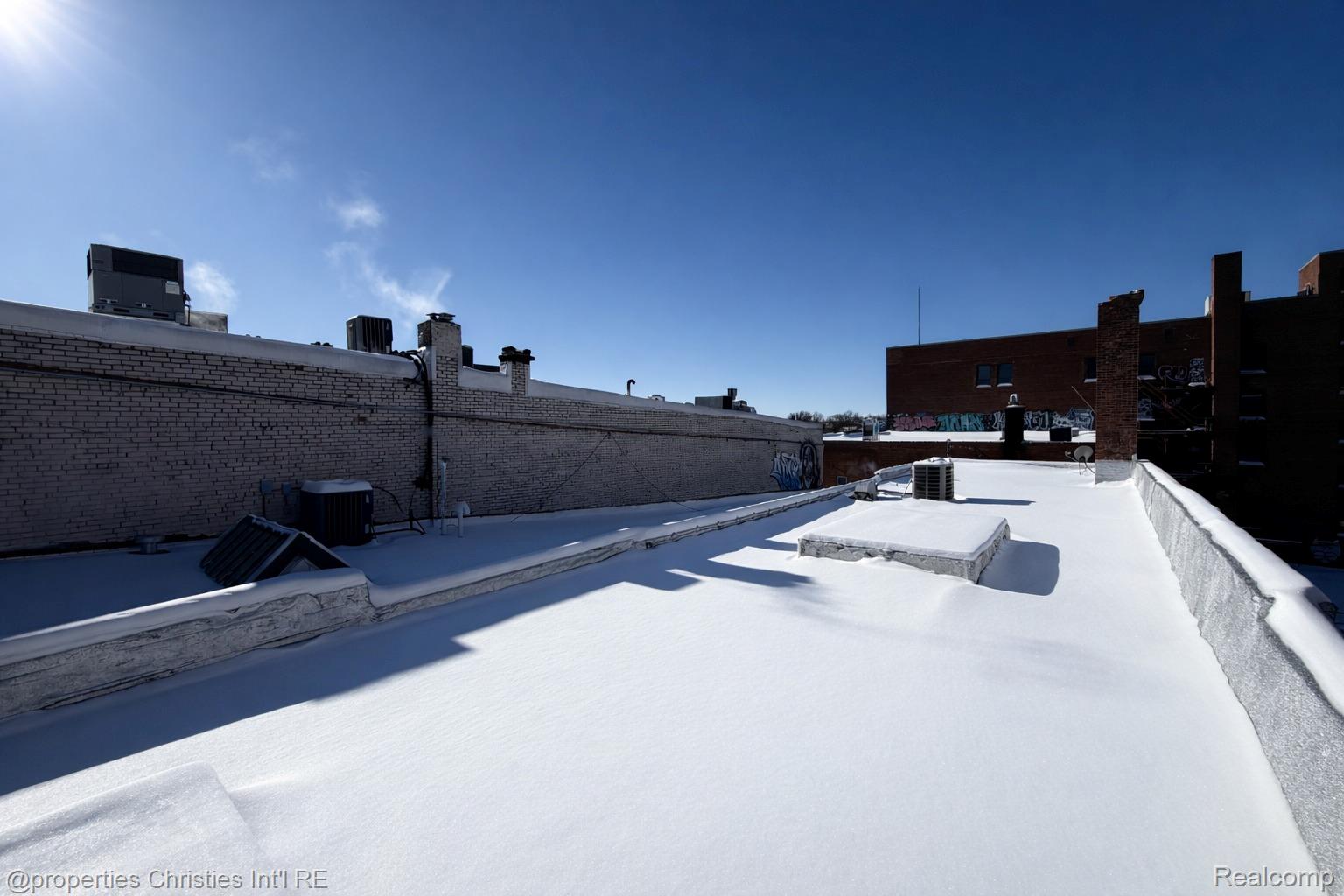 35 N Saginaw Street 3