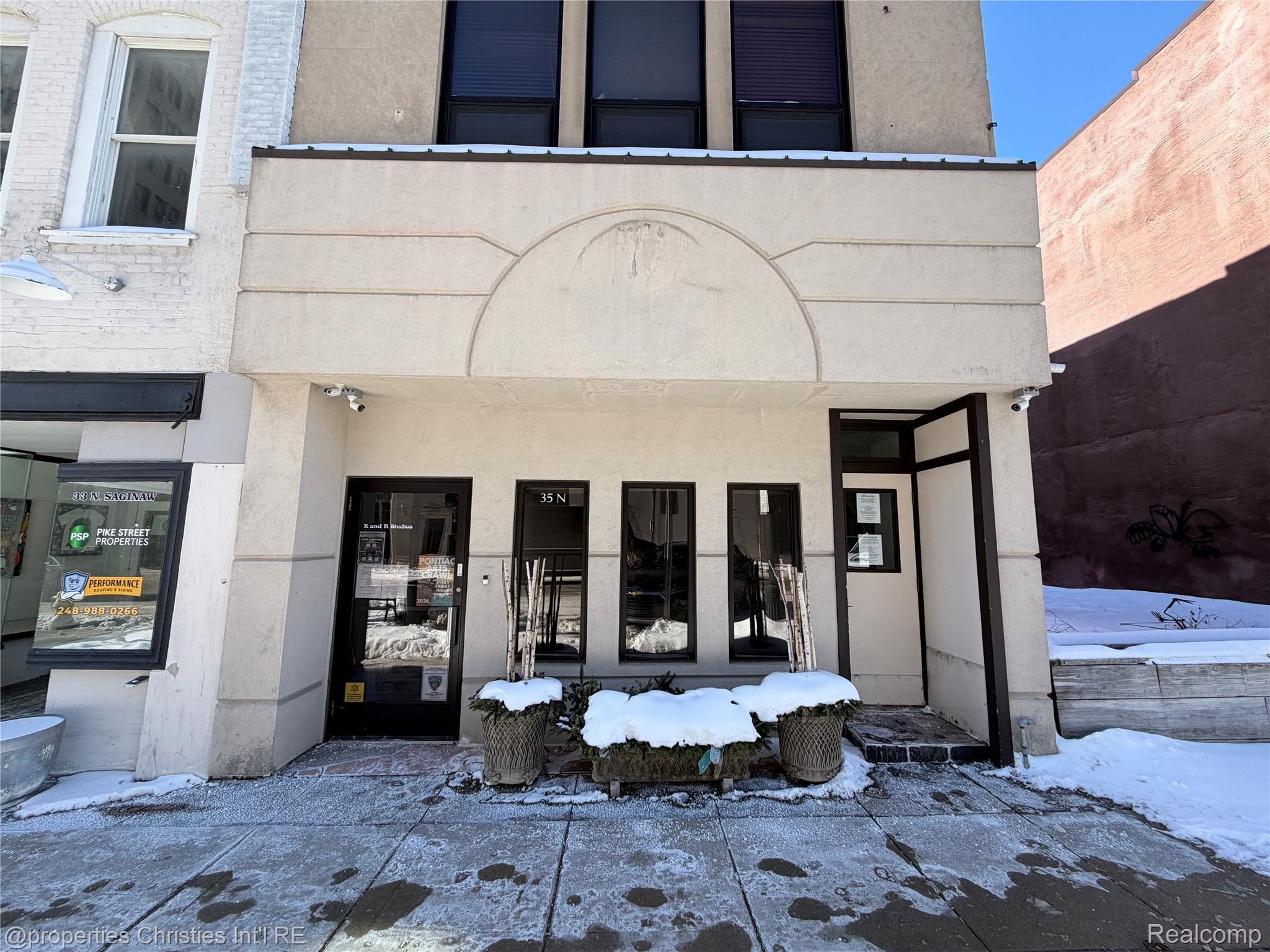 35 N Saginaw Street 3