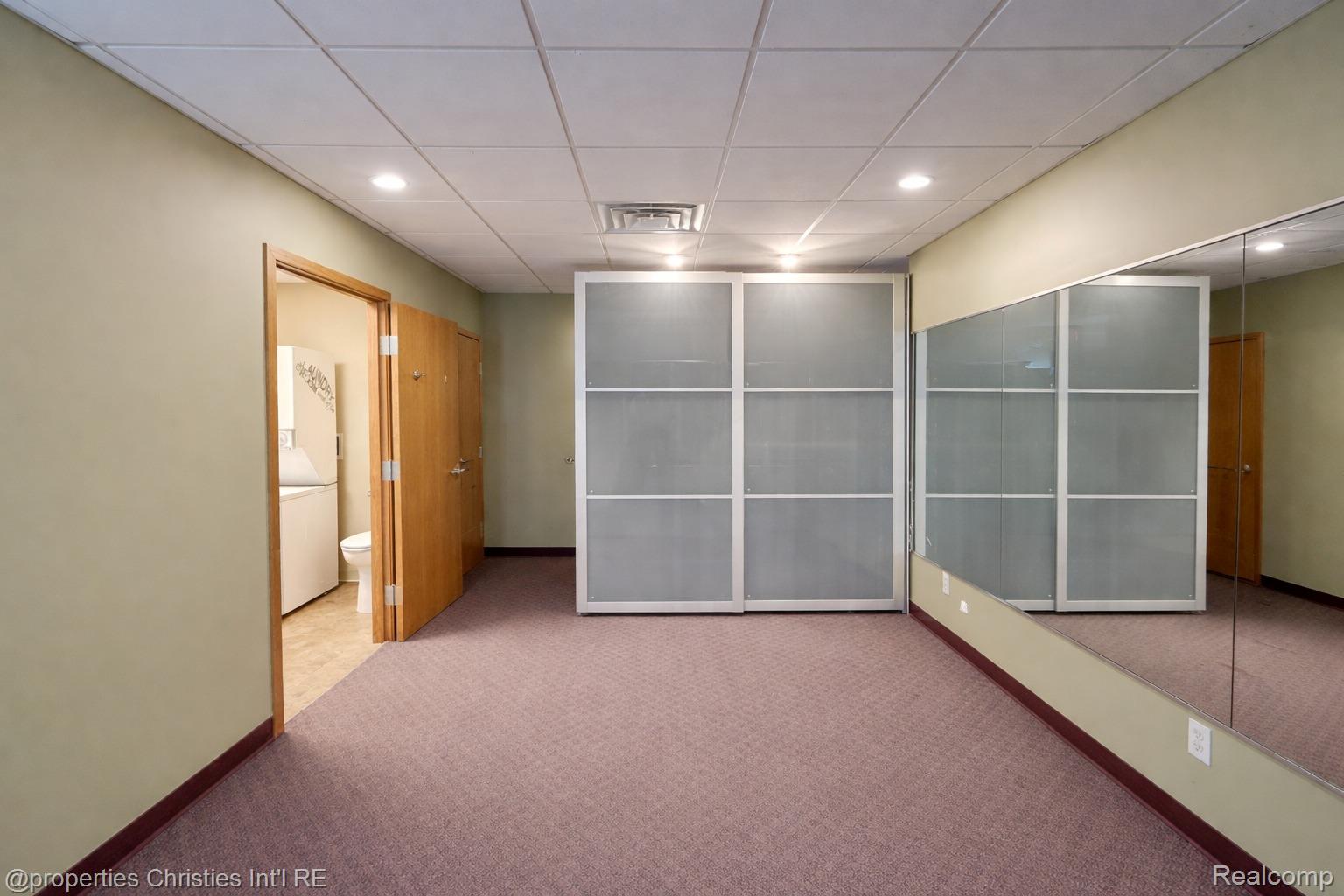 35 N Saginaw Street 3