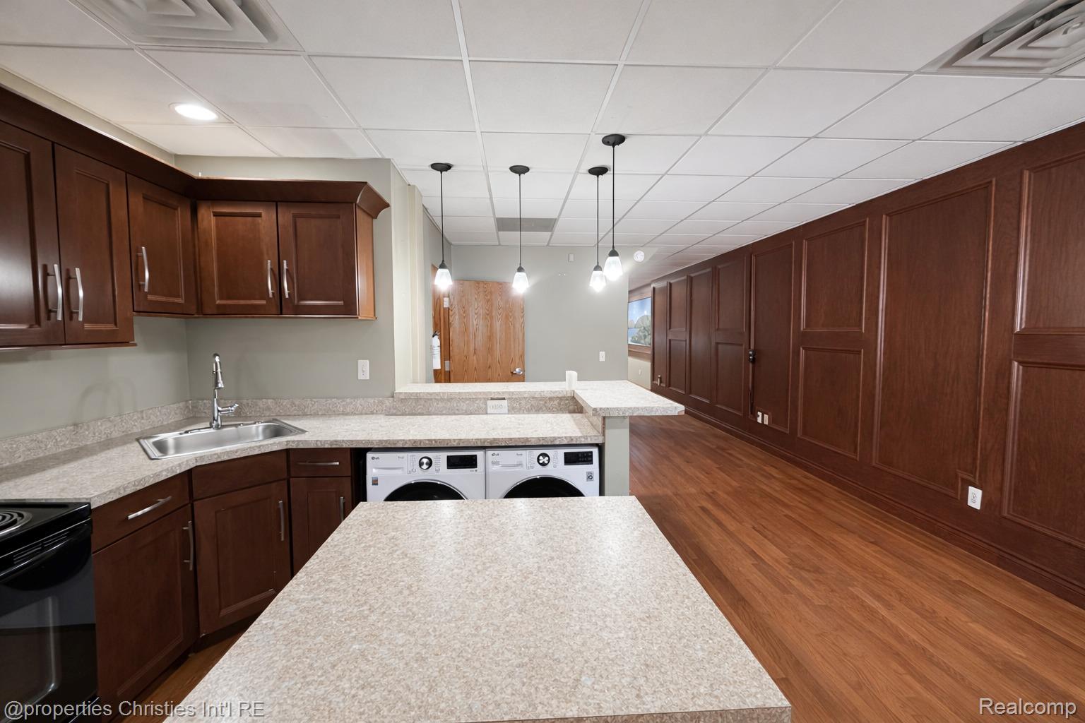 35 N Saginaw Street 2