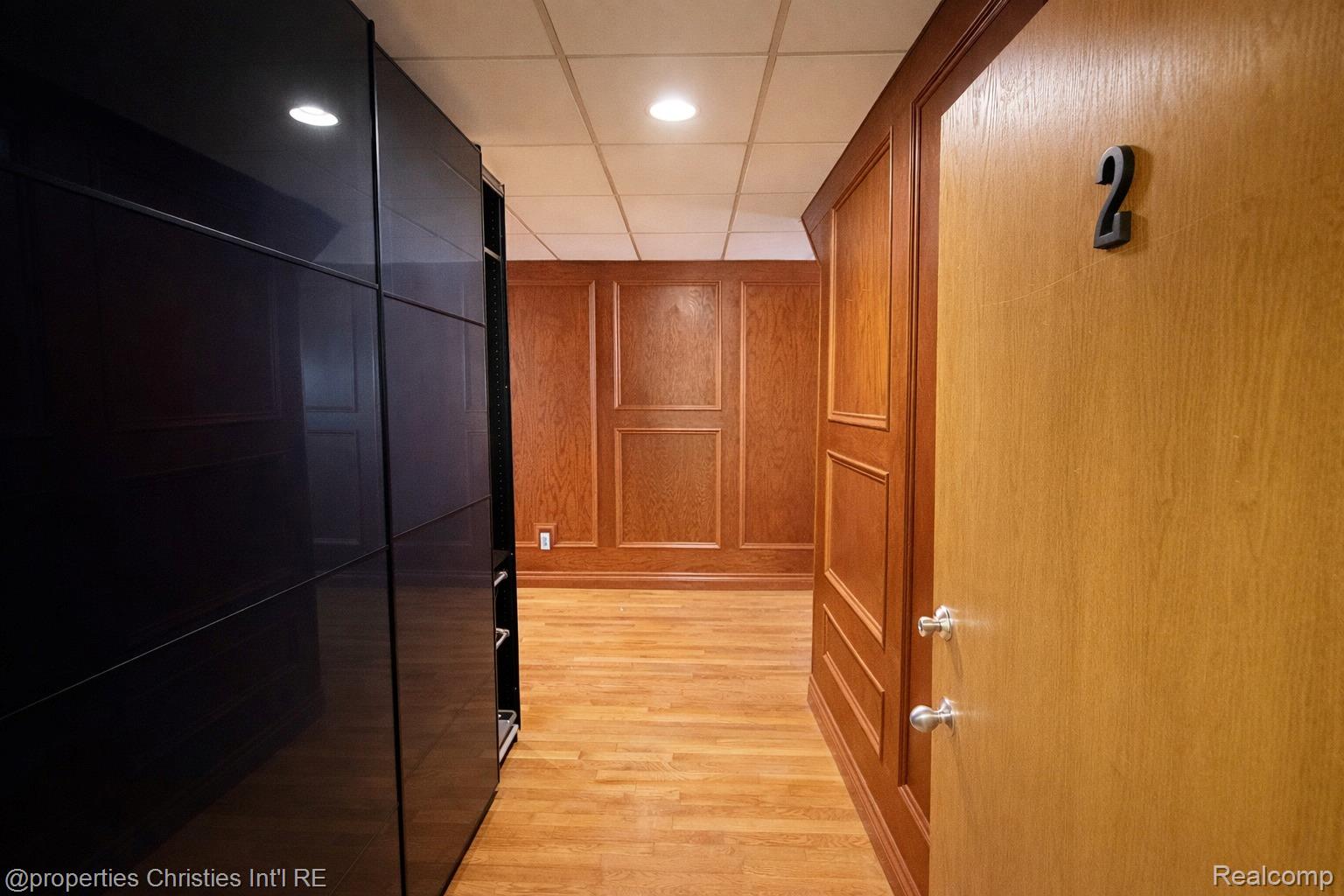 35 N Saginaw Street 2