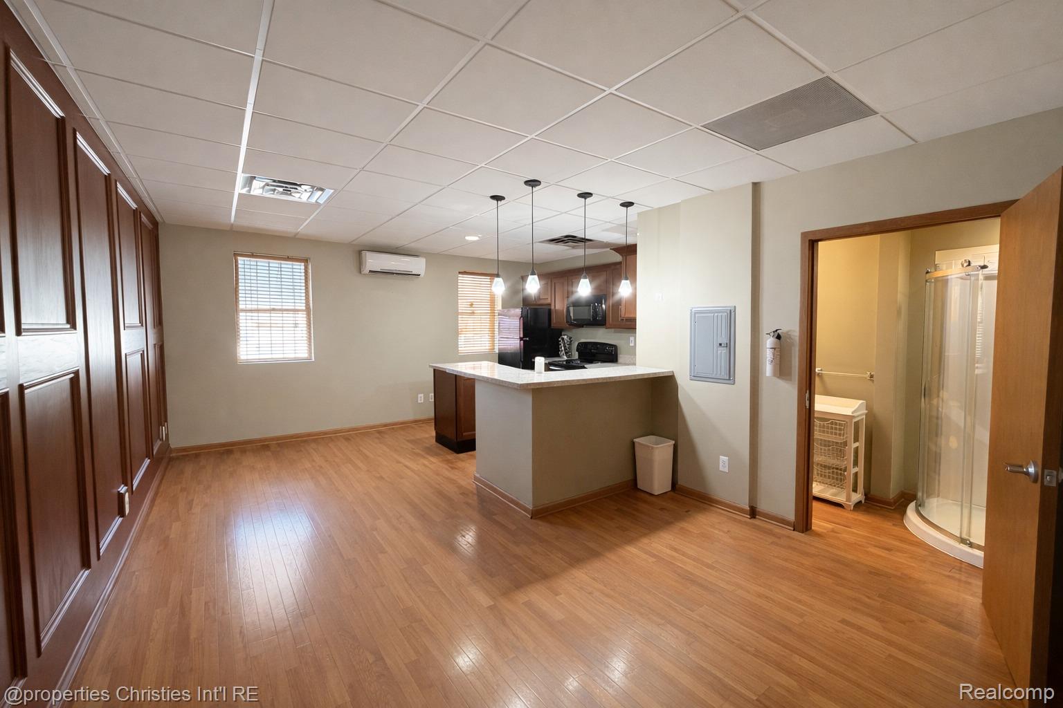 35 N Saginaw Street 2