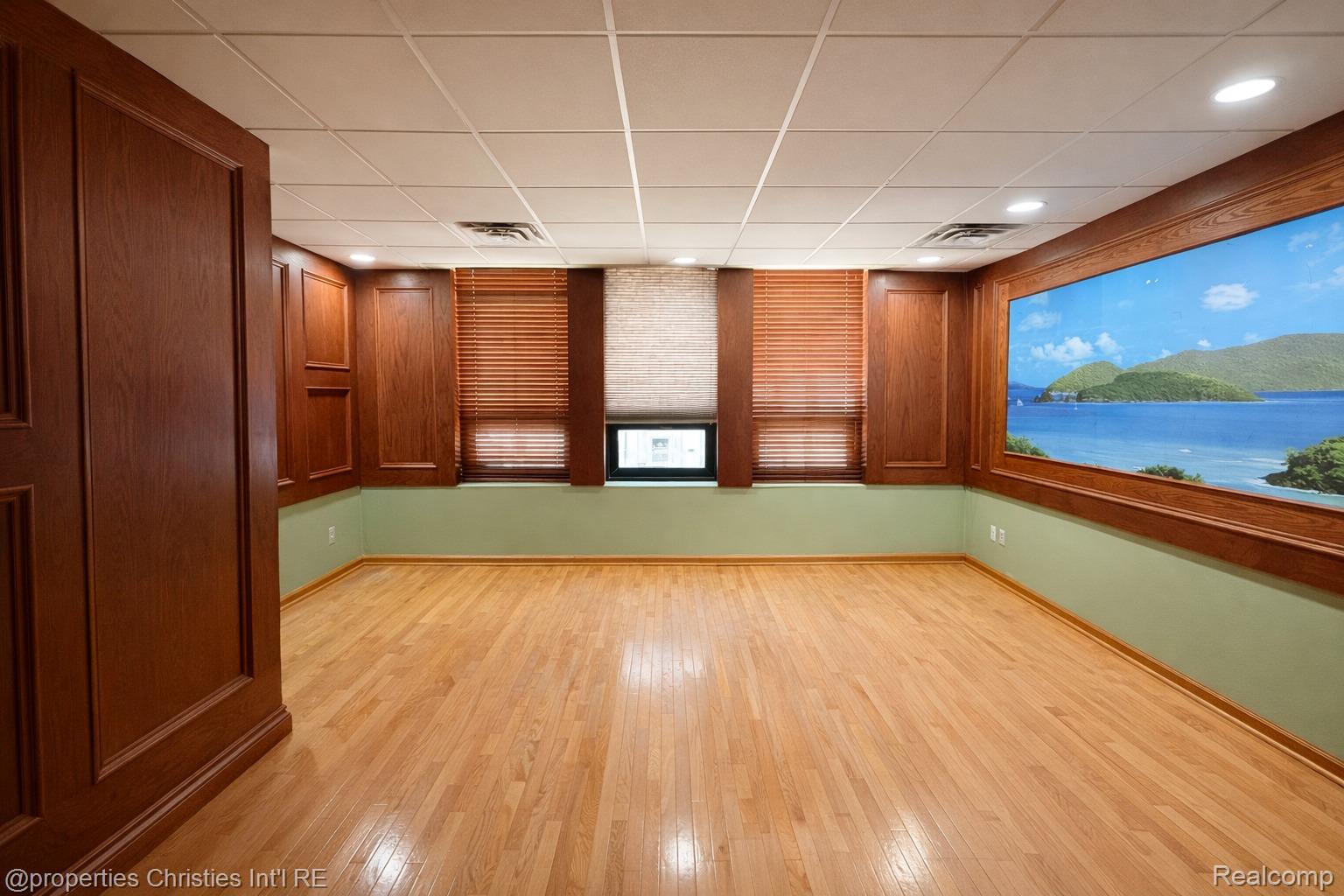 35 N Saginaw Street 2