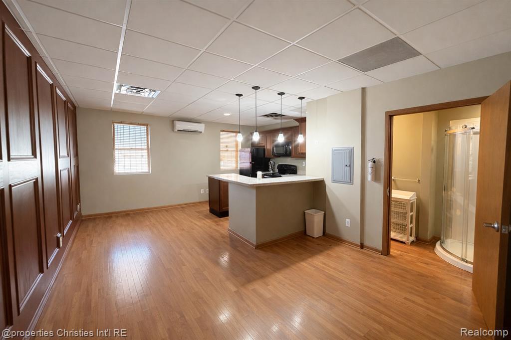 35 N Saginaw Street 2