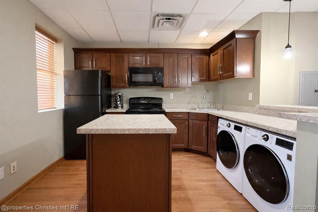 35 N Saginaw Street 2