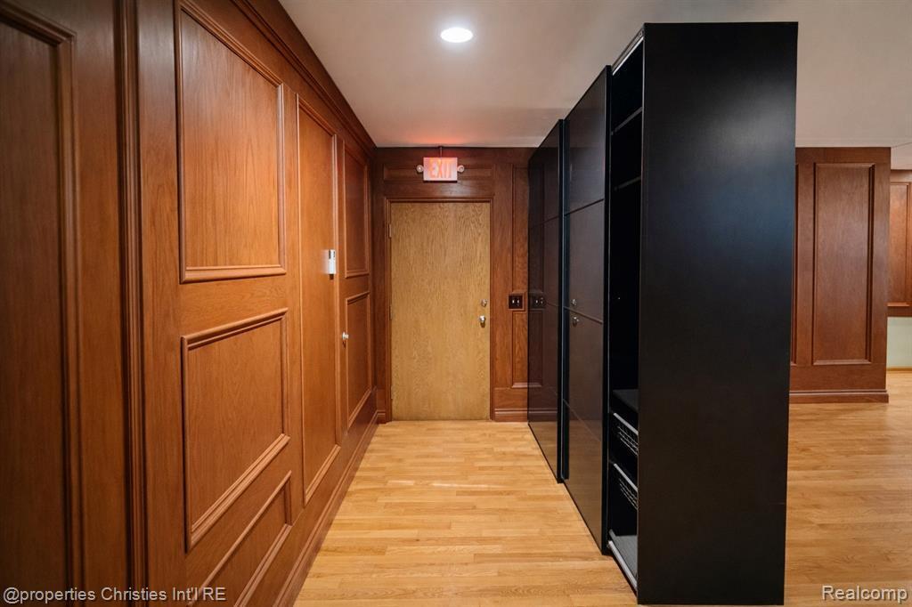 35 N Saginaw Street 2