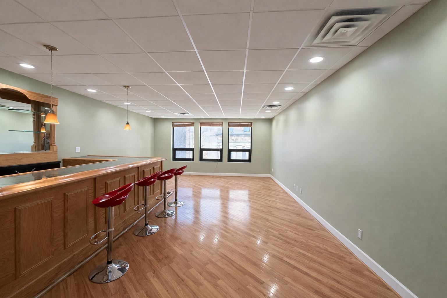 35 N Saginaw Street 3