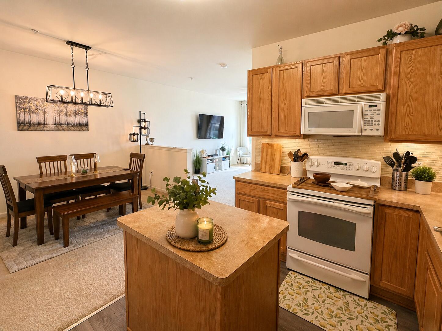 1346 Hillcrest Drive