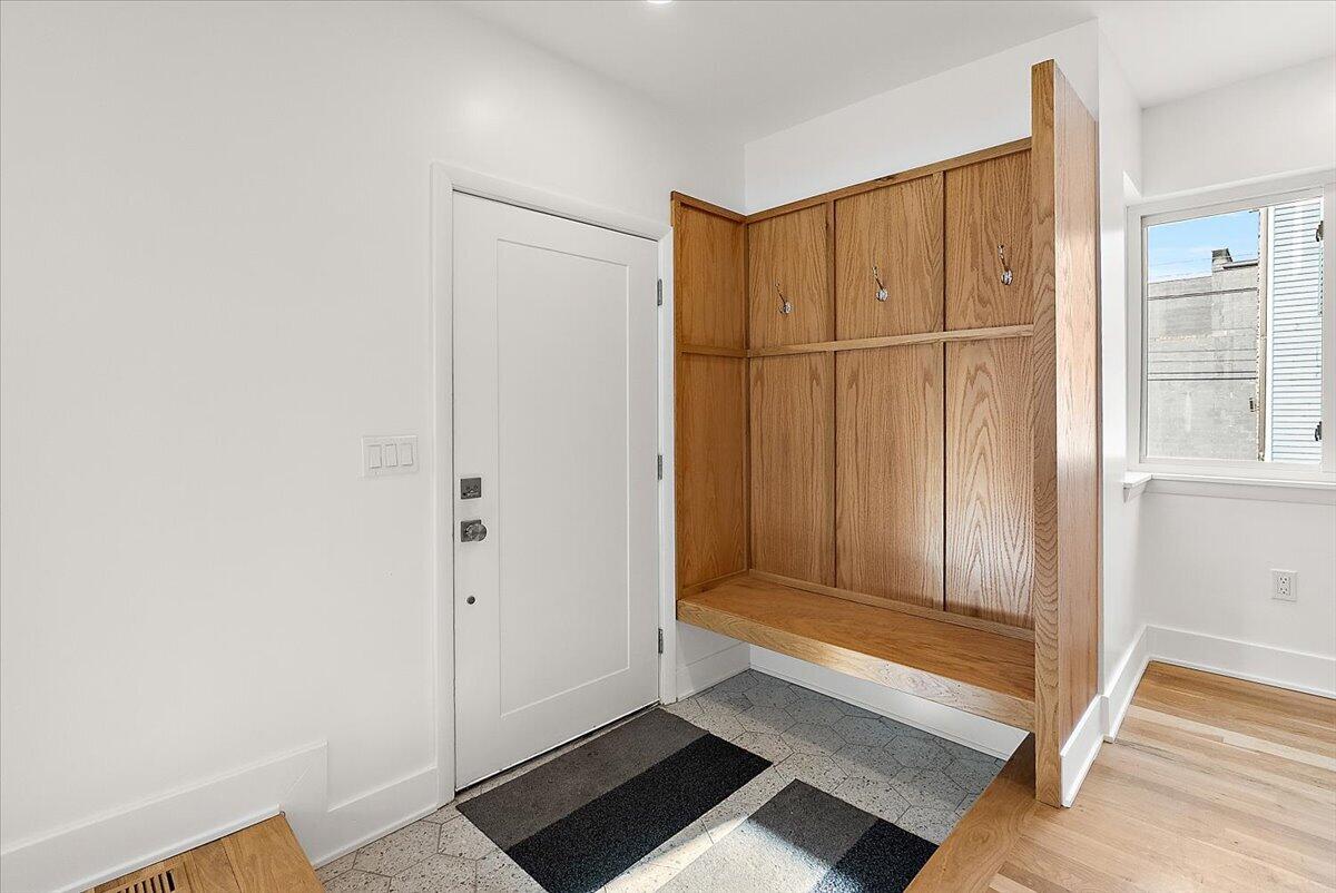 39 W Elza Avenue