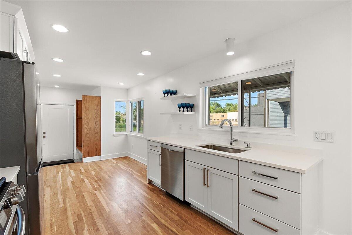 39 W Elza Avenue