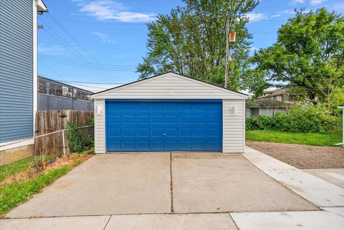 39 W Elza Avenue