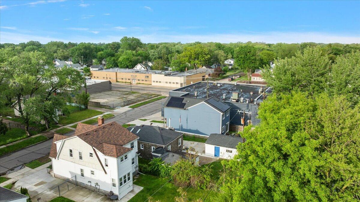 39 W Elza Avenue