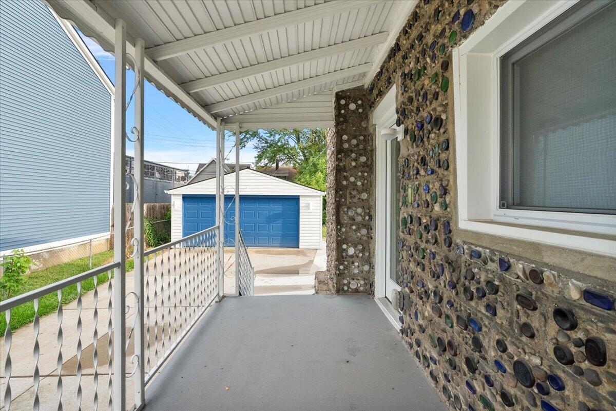 39 W Elza Avenue
