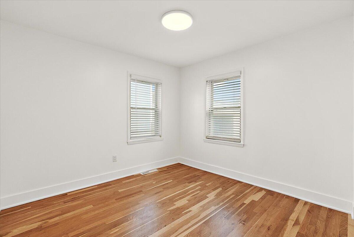 39 W Elza Avenue