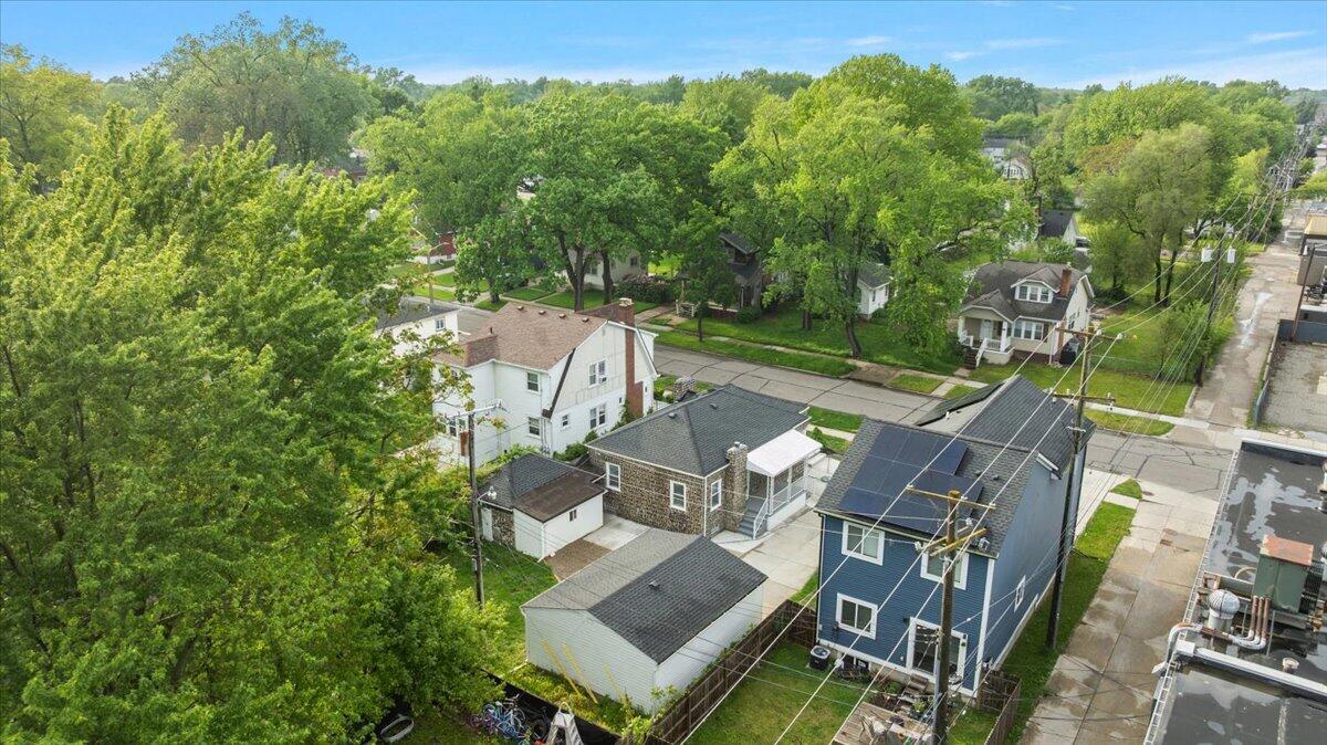 39 W Elza Avenue