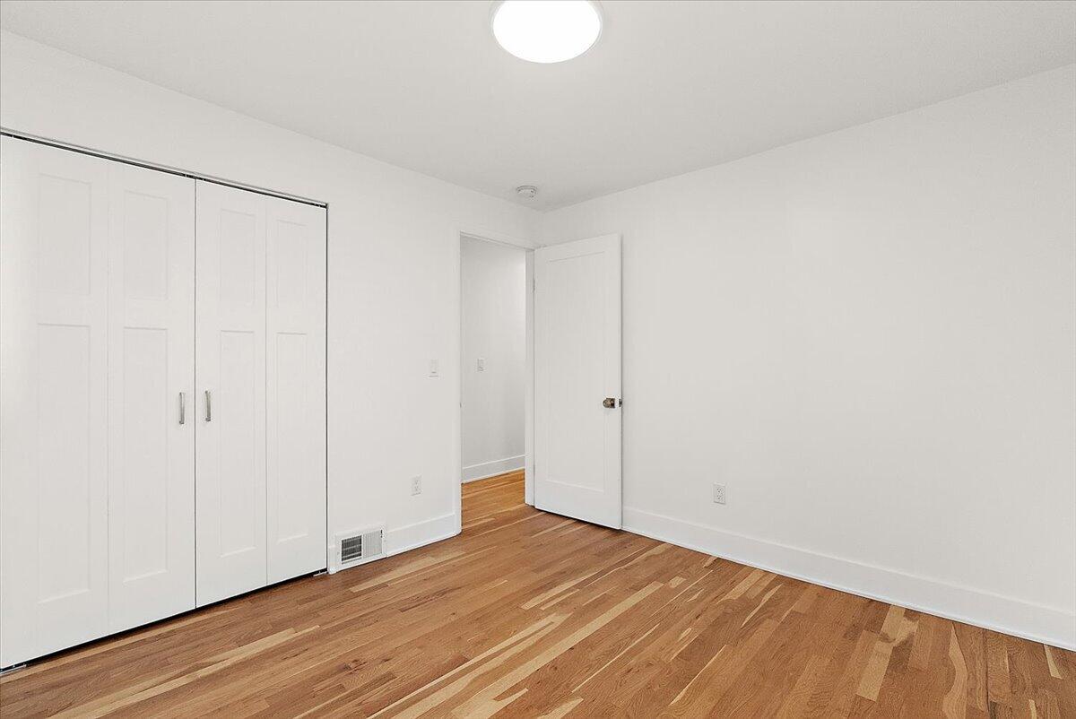 39 W Elza Avenue