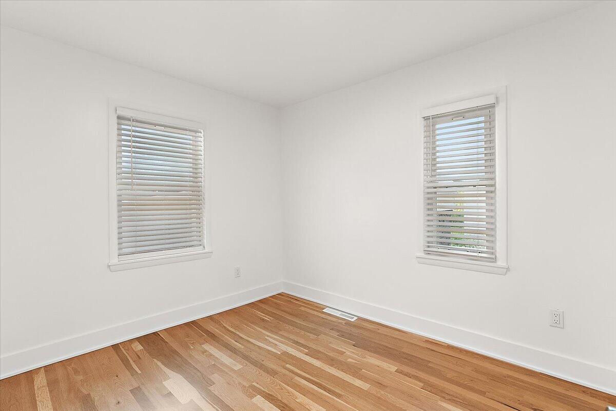 39 W Elza Avenue