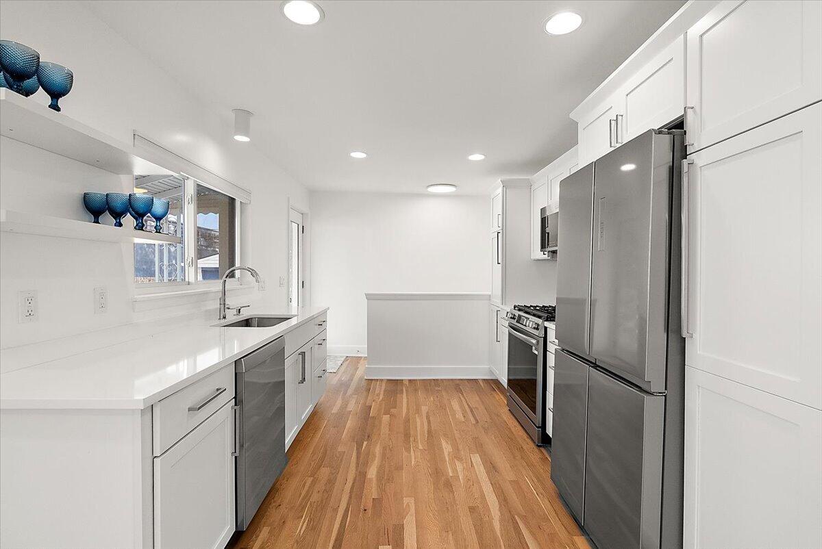 39 W Elza Avenue